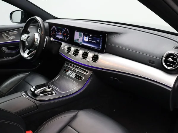 Mercedes-Benz E-Klasse (2020) — foto 22 van 32