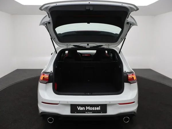 Volkswagen Golf (2024) — foto 16 van 25