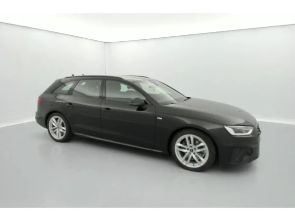 AUDI A4 Avant (2023) — foto 27 van 36