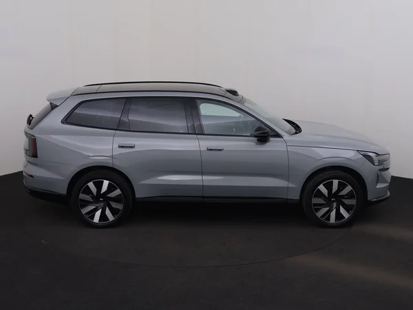 VOLVO EX90 (2025) — foto 28 van 32