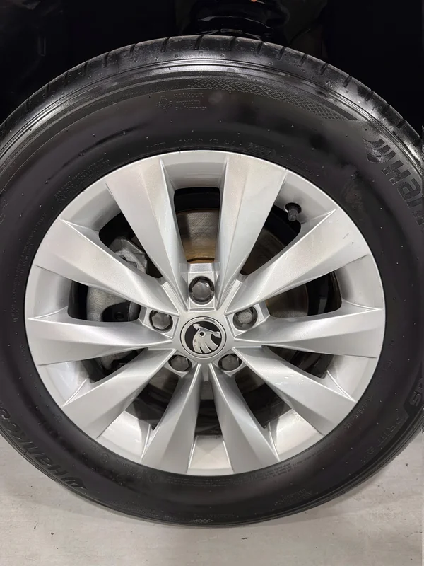 Skoda Karoq (2021) — foto 30 van 54