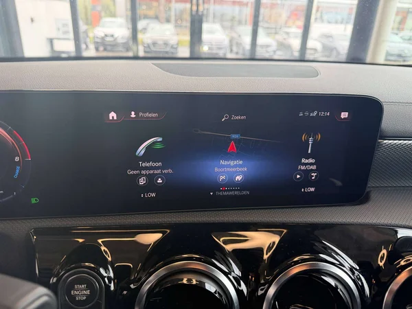 Mercedes-Benz CLA (2023) — foto 6 van 21