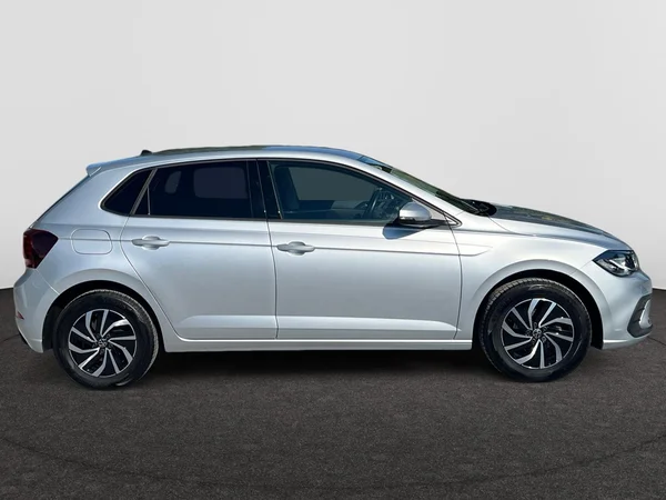 VOLKSWAGEN Polo (2023) — foto 9 van 18