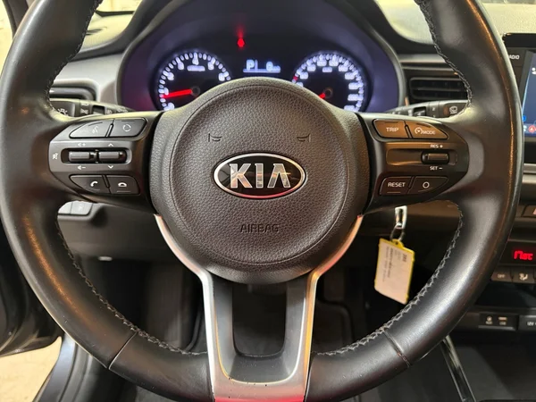 Kia Rio (2018) — foto 7 van 29