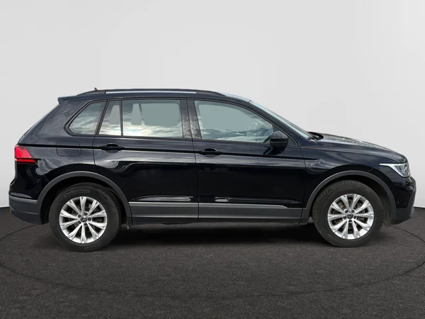 VOLKSWAGEN Tiguan (2023) — foto 19 van 21