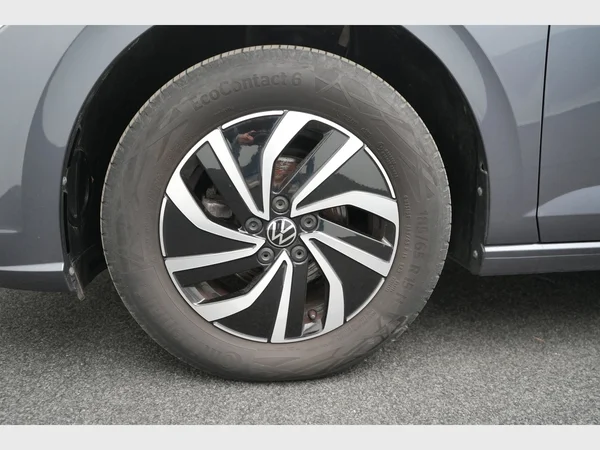 VOLKSWAGEN Polo (2024) — foto 9 van 25