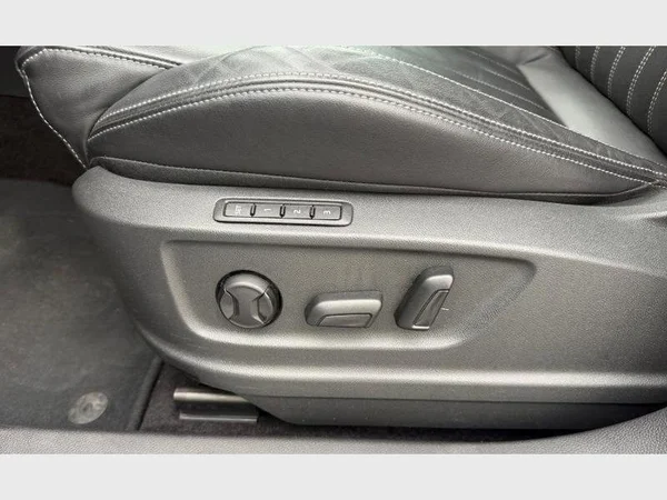 Skoda Karoq (2022) — foto 18 van 29