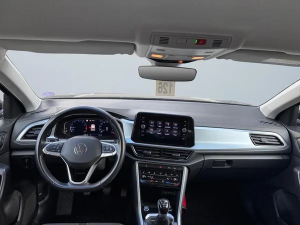 VOLKSWAGEN T-Roc (2024) — foto 2 van 28