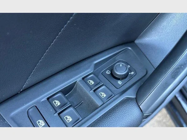 VOLKSWAGEN Tiguan (2022) — foto 14 van 28