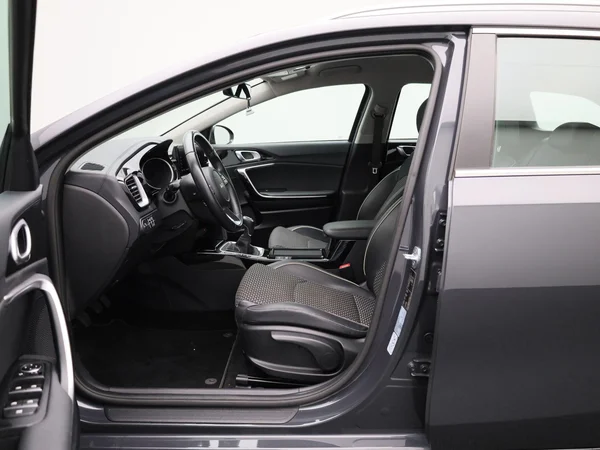Kia Ceed Sportswagon (2023) — foto 41 van 41