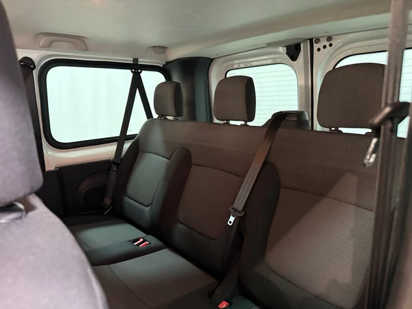 Renault Trafic (2023) — foto 19 van 29