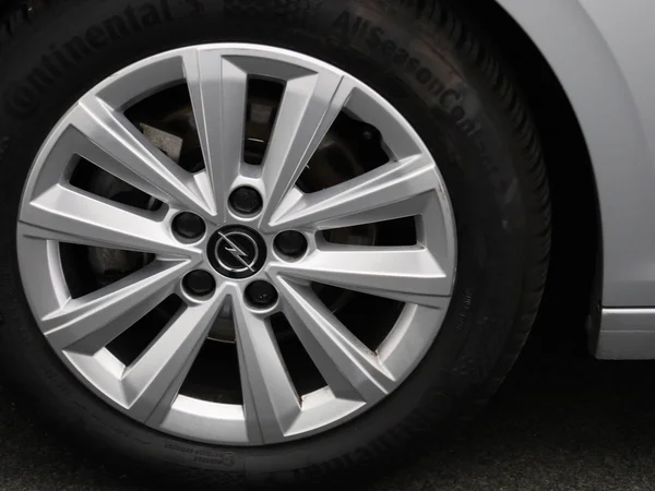 Opel Astra (2023) — foto 4 van 37