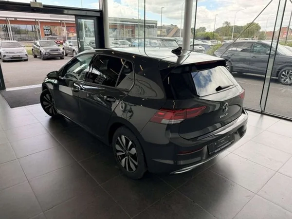 Volkswagen Golf (2024) — foto 18 van 23