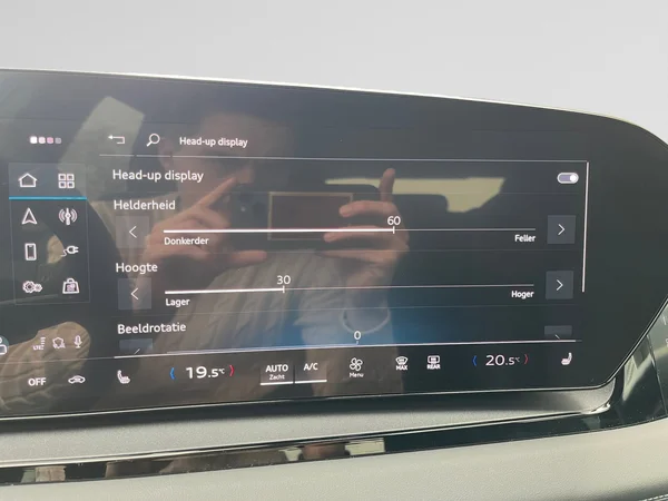 AUDI Q6 e-tron (2025) — foto 19 van 24