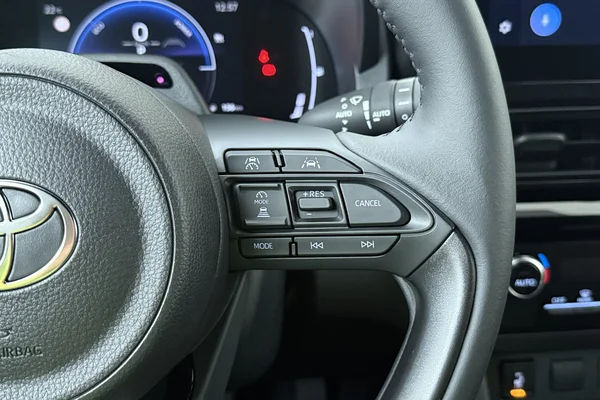 Toyota Yaris Cross Hybrid (HEV) (2026) — foto 7 van 16