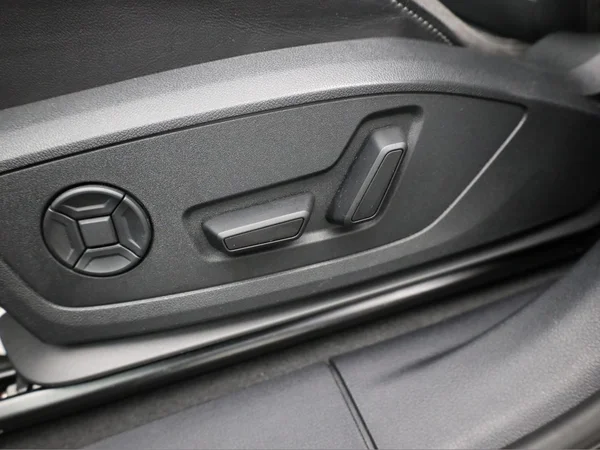 AUDI Q3 PHEV (2023) — foto 8 van 25