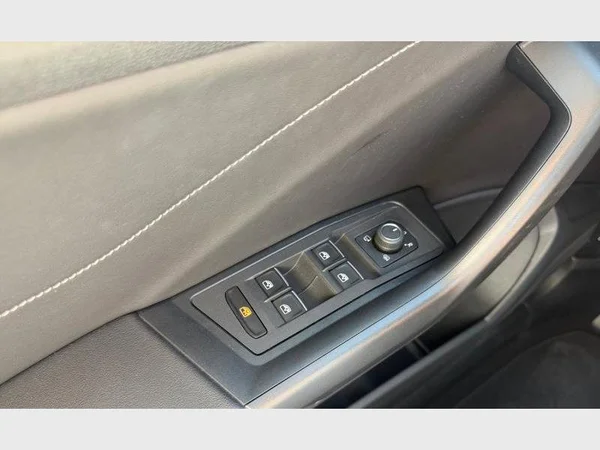 Volkswagen T-Roc (2023) — foto 20 van 29