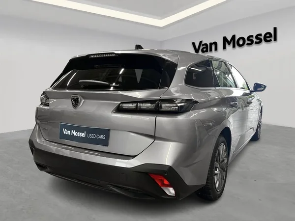 Peugeot 308 (2022) — foto 10 van 17