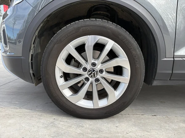 VOLKSWAGEN T-Roc (2025) — foto 16 van 24