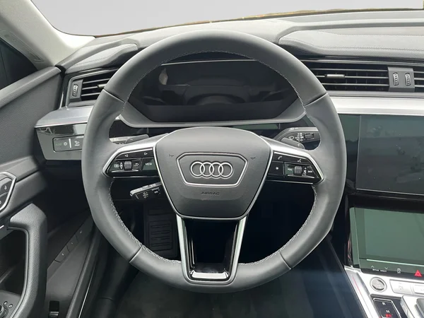 AUDI Q8 e-tron Sportback (2025) — foto 14 van 24