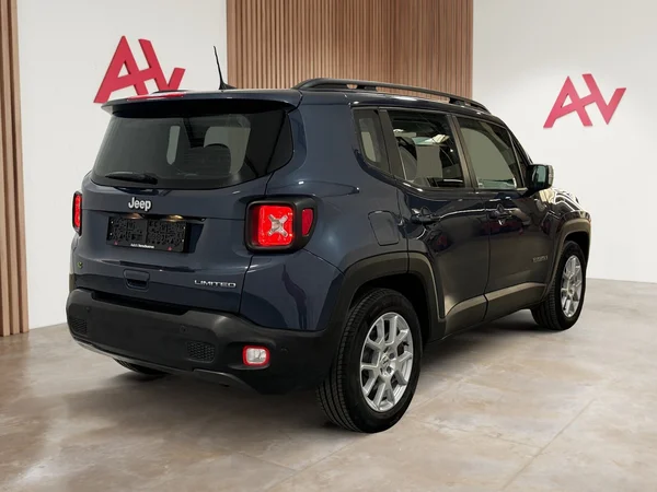 Jeep Renegade (2022) — foto 25 van 29