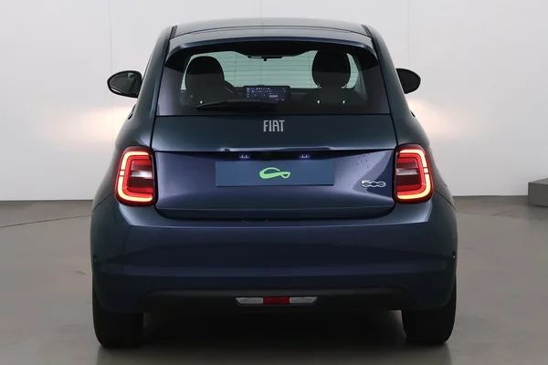 Fiat E-500 (2023) — foto 11 van 16