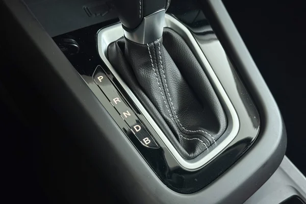 Renault Arkana E-TECH (HEV) (2023) — foto 6 van 30