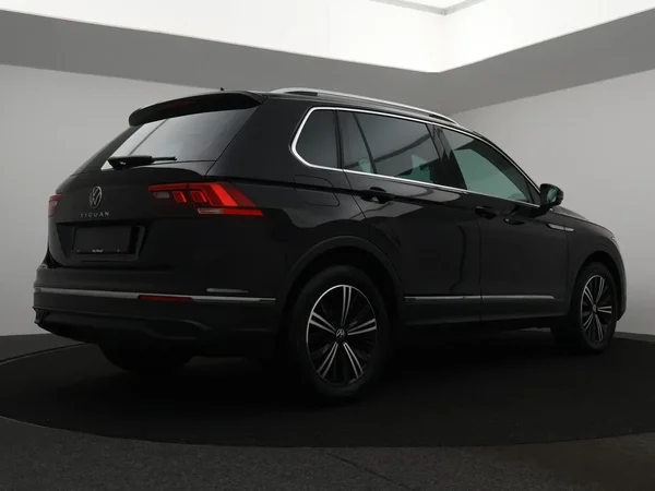 Volkswagen Tiguan (2021) — foto 23 van 27