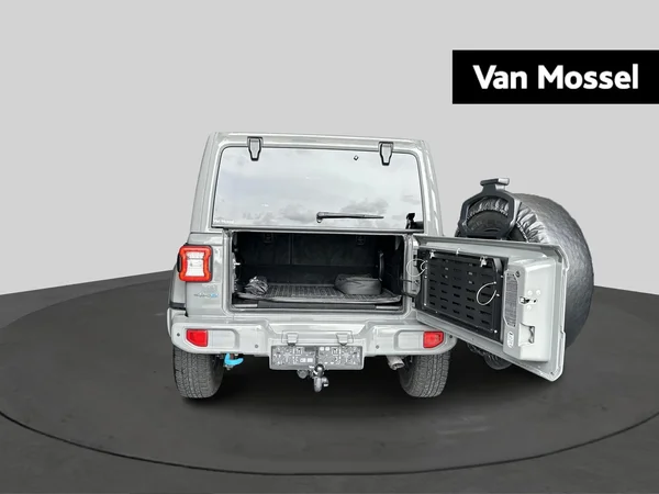 Jeep Wrangler (2023) — foto 14 van 16