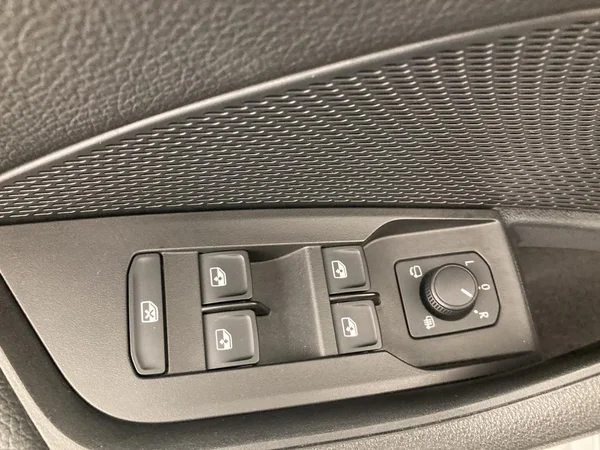 SKODA Octavia Combi (2025) — foto 10 van 36