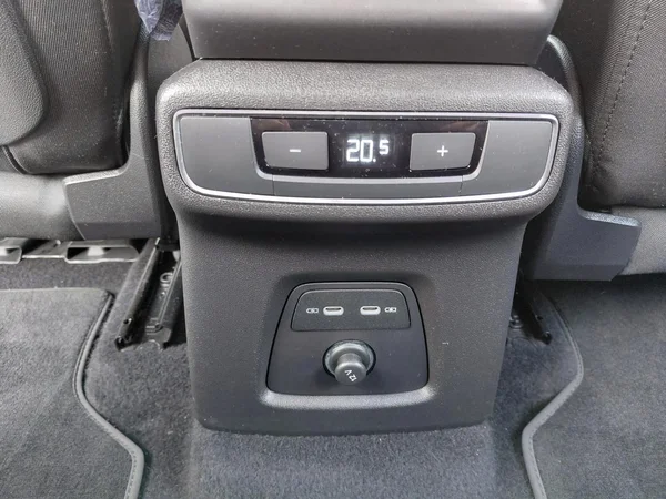 Audi Q4 e-tron (2022) — foto 10 van 31