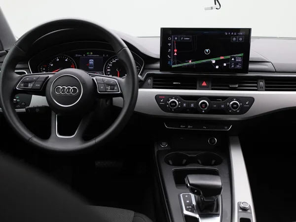 Audi A4 (2024) — foto 44 van 46