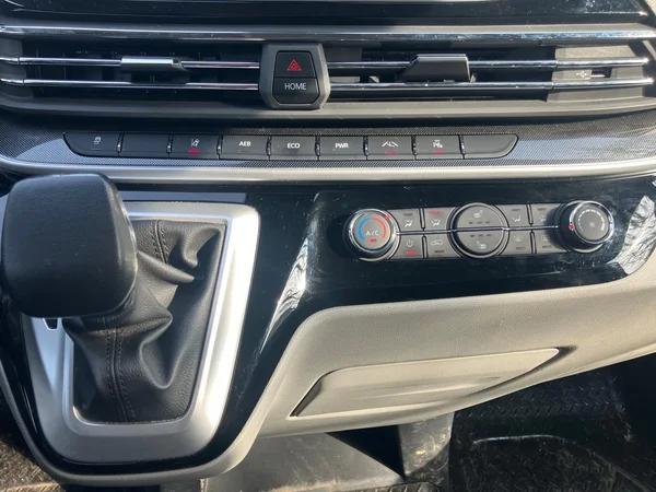 Maxus eDeliver9 (2023) — foto 4 van 33