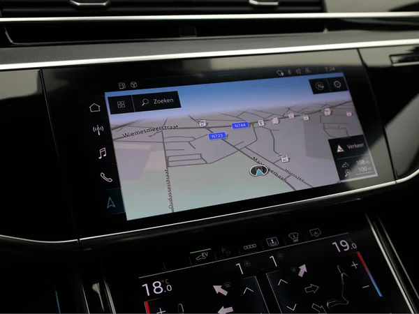 AUDI A8 Long PHEV (2023) — foto 11 van 25