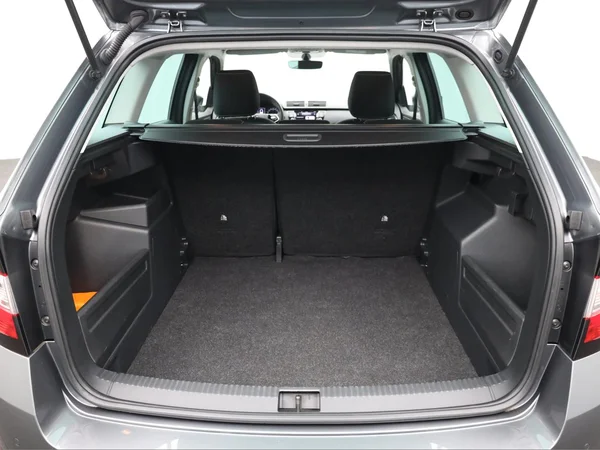 SKODA Fabia Combi (2023) — foto 2 van 18