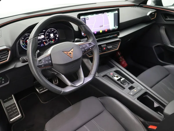 CUPRA Leon e-Hybrid (PHEV) (2023) — foto 24 van 31