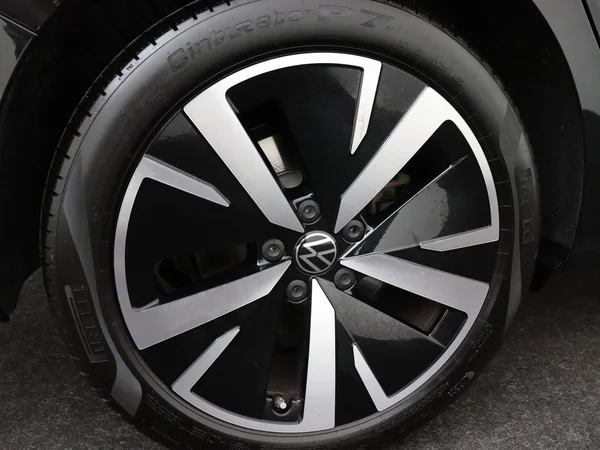 VOLKSWAGEN Passat SW (2025) — foto 15 van 19