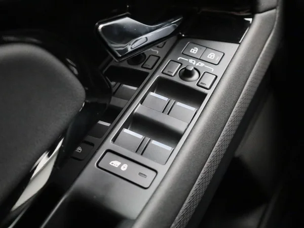 Land Rover Range Rover Evoque (2023) — foto 28 van 54