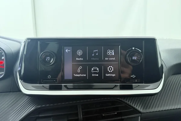 Peugeot 208 (2021) — foto 3 van 15