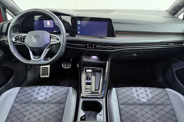 Volkswagen Golf VIII (2024) — foto 16 van 38