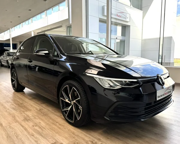 Volkswagen Golf (2021) — foto 26 van 30
