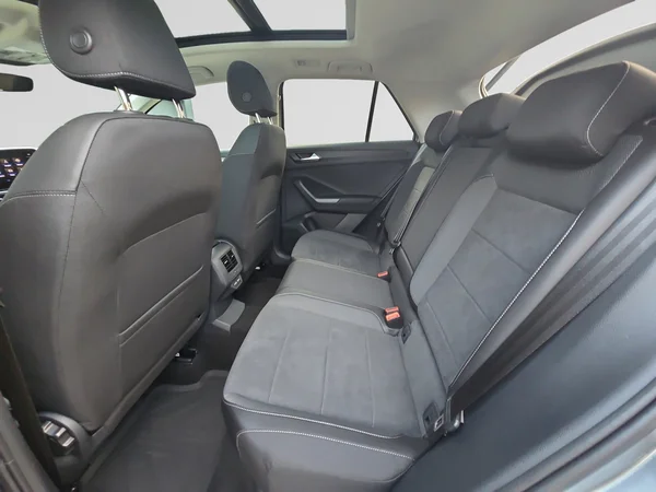 VOLKSWAGEN T-Roc (2025) — foto 2 van 24