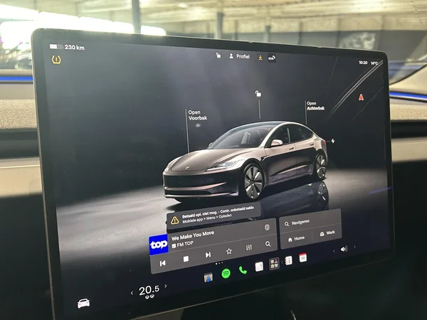 Tesla Model 3 (2024) — foto 3 van 19