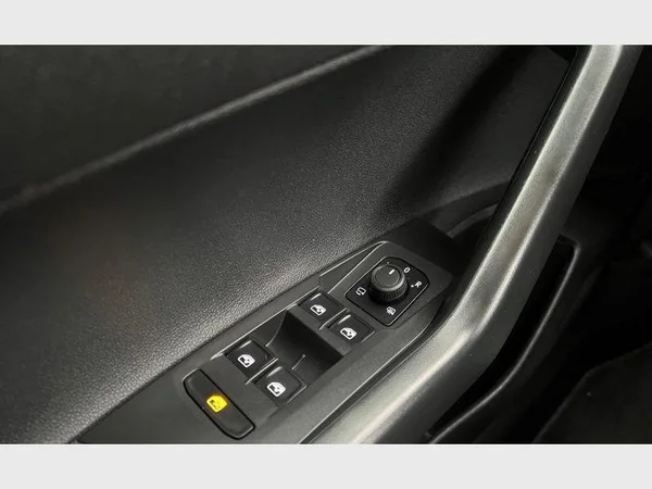 Volkswagen TAIGO (2024) — foto 18 van 28