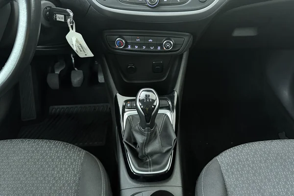 Opel Crossland (2022) — foto 4 van 24