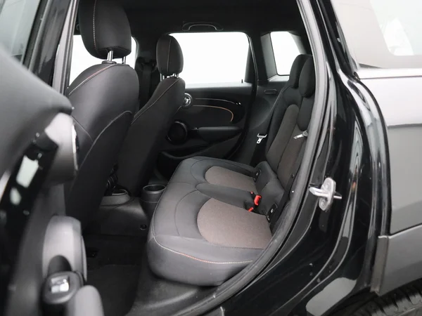 MINI One (2022) — foto 4 van 37
