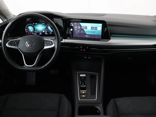 VOLKSWAGEN Golf (2024) — foto 28 van 28
