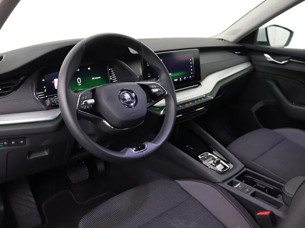 SKODA Octavia Combi (2024) — foto 17 van 18
