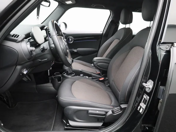 MINI One (2022) — foto 2 van 32