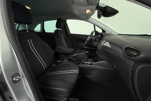 Opel Crossland (2023) — foto 6 van 25